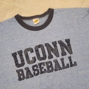 VTG 70s UConn Huskies Men XL Russell Athletic USA University Connecticut T Shirt